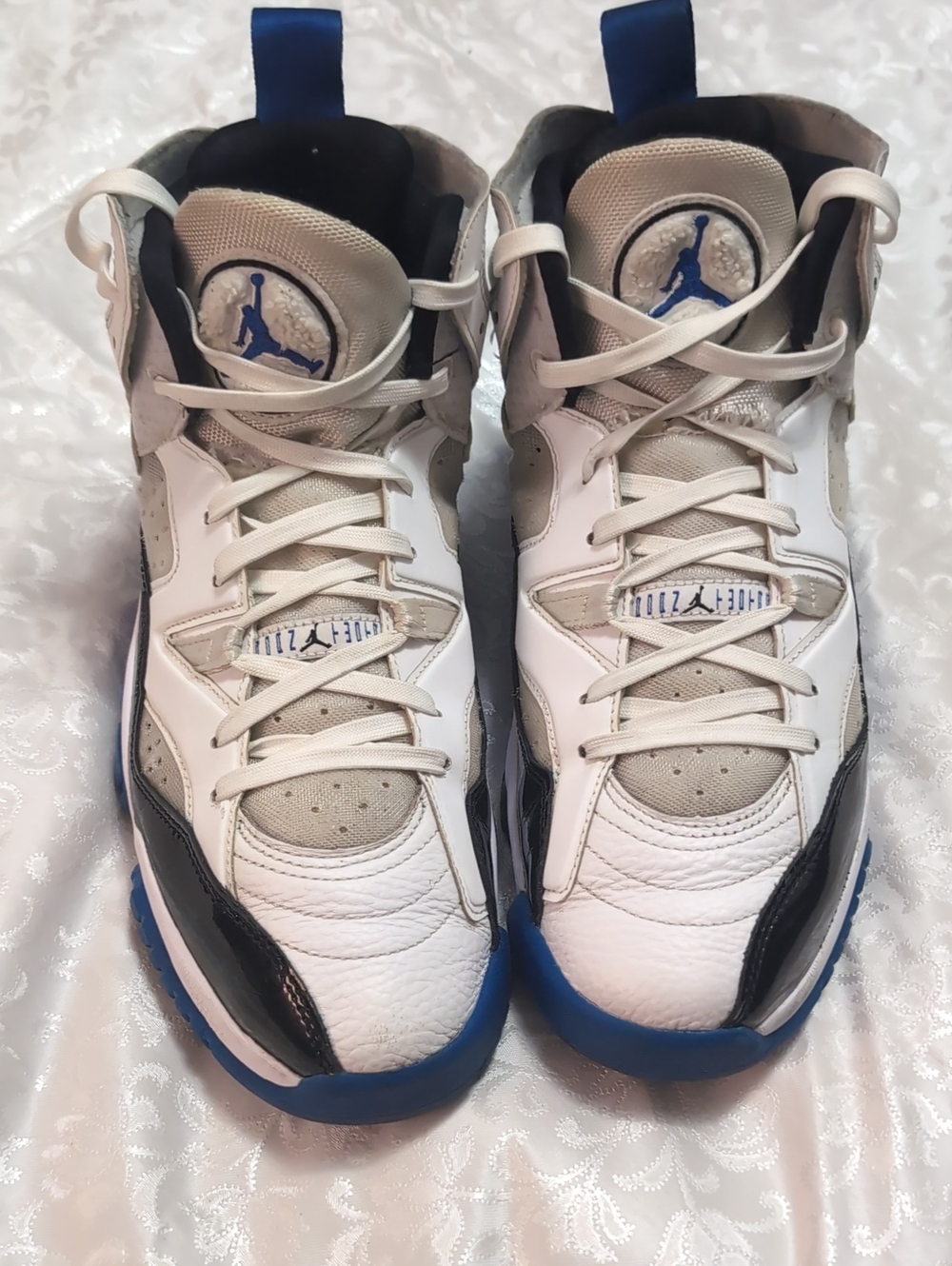 Jordan Men's White, Black and Blue Basketball Sneakers